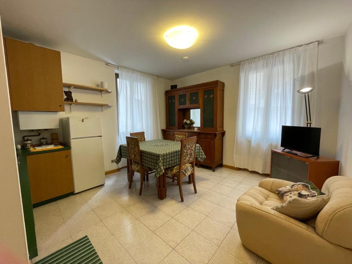 Cozy Apartment With Private Parking On Domaso'S Lakeside - Larihome A09 エクステリア 写真